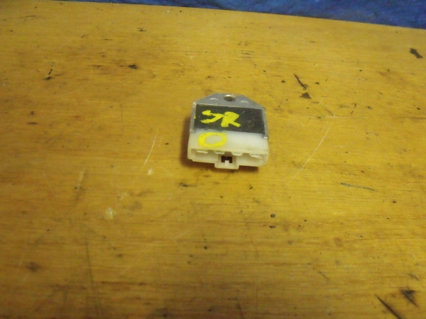 Aprilia SR  fesz�lts�gszab�lyz�