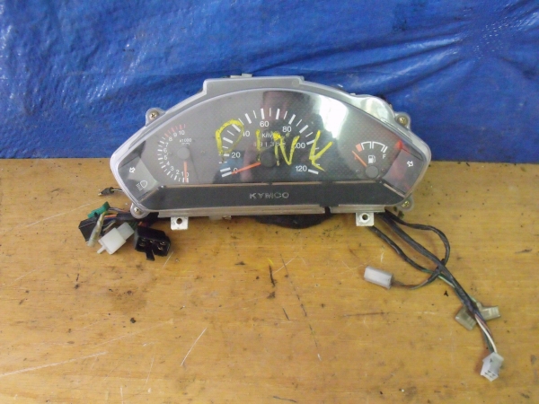 KYMCO DINK kilom�ter �ra 